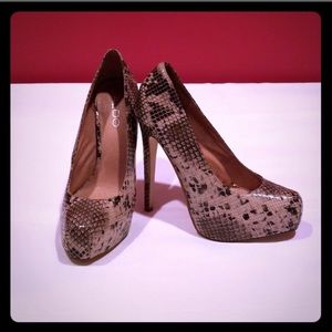 ALDO Snakeskin Print Platform Pumps